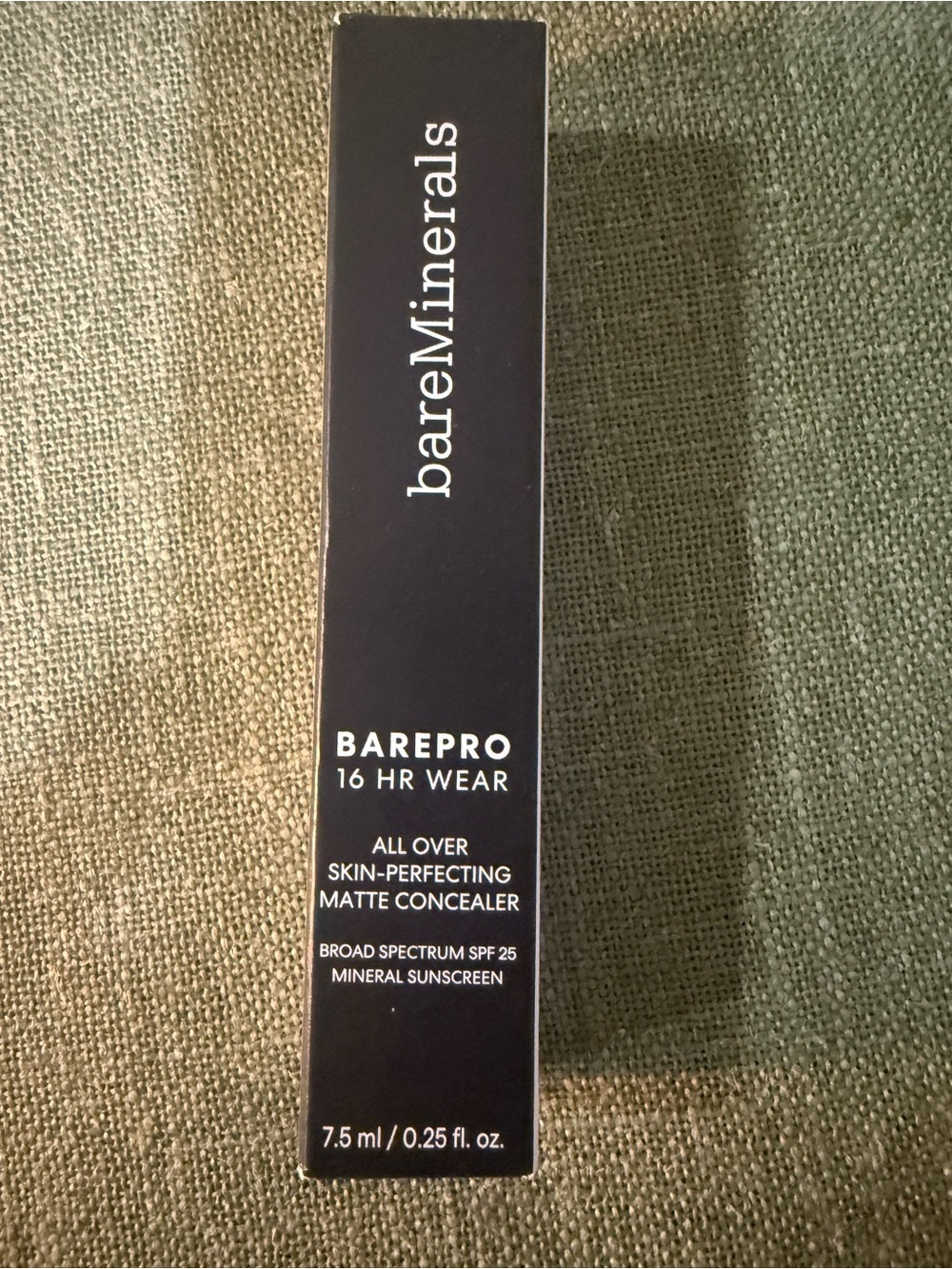 bareMinerals BAREPRO Matte Concealer -Light 255 Neutral
